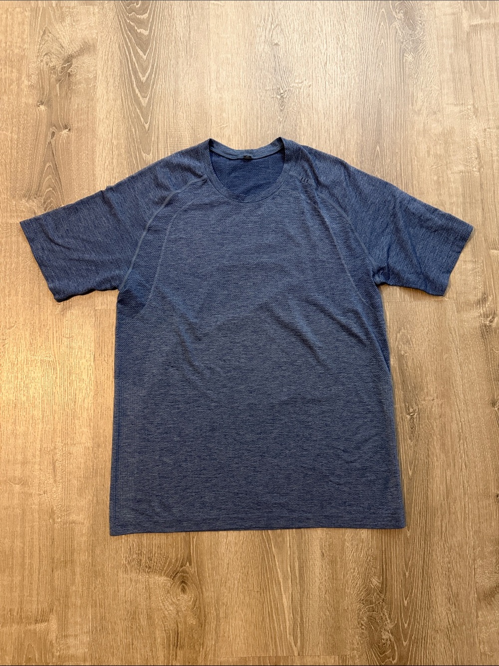 Lululemon Large Metal‎ Vent Tech Crew Neck Short Sleeve Casual Athletic Shirt